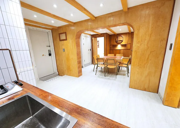 Hongdae 5min,spacious 4br 3ba *