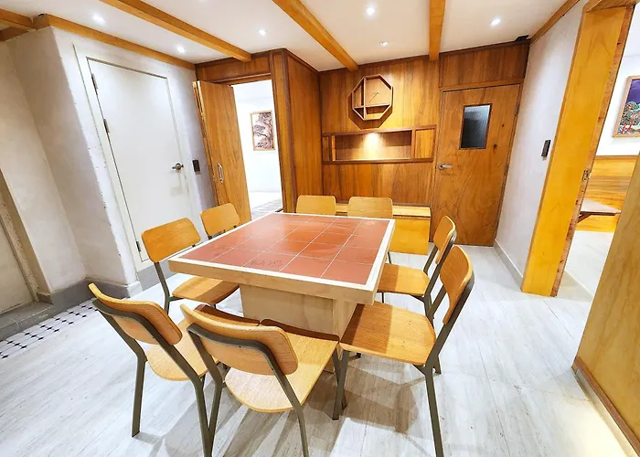 Hongdae 5min,spacious 4br 3ba 公寓 *