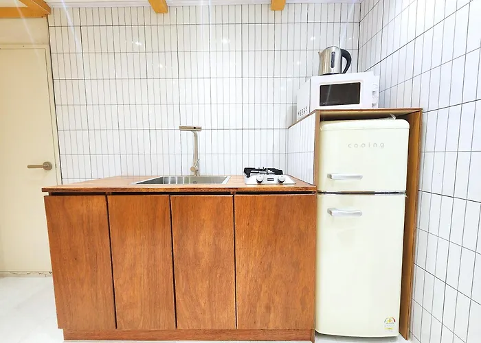 Hongdae 5min,spacious 4br 3ba