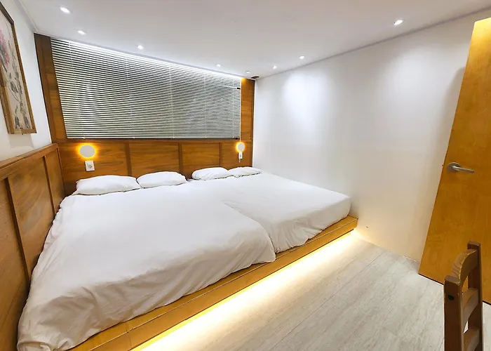 Hongdae 5min,spacious 4br 3ba * 首爾