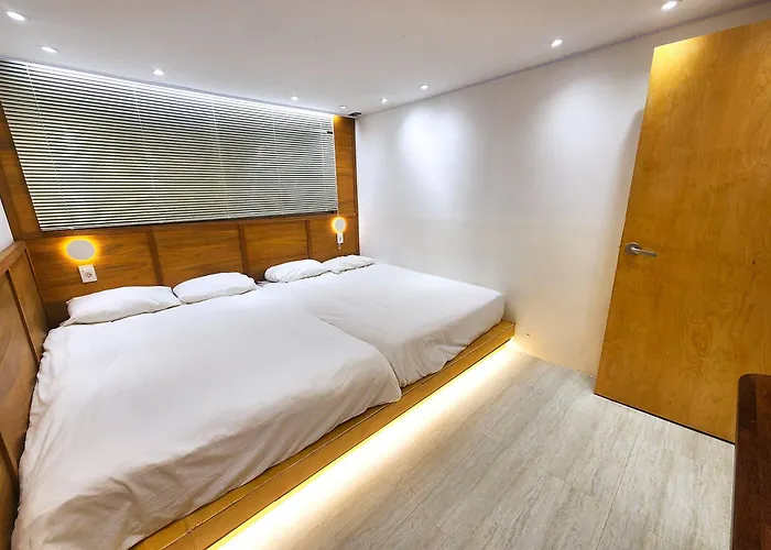 Hongdae 5min,spacious 4br 3ba 公寓 首爾