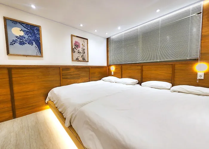 Hongdae 5min,spacious 4br 3ba 公寓 *