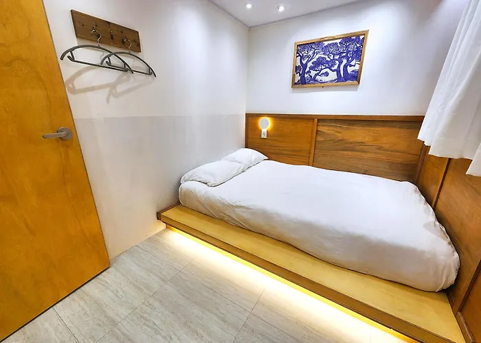 Hongdae 5min,spacious 4br 3ba 首爾