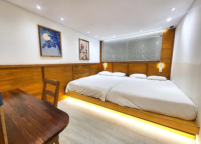 Hongdae 5min,spacious 4br 3ba * 首爾
